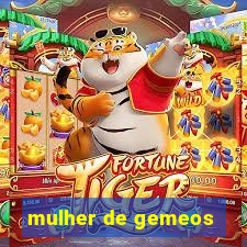 mulher de gemeos